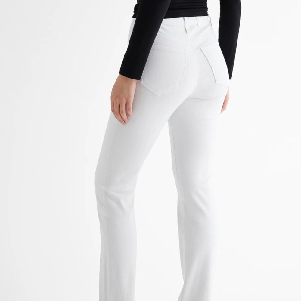 NWT Express High Waisted White '90s Slim Jeans - Picture 2 of 4